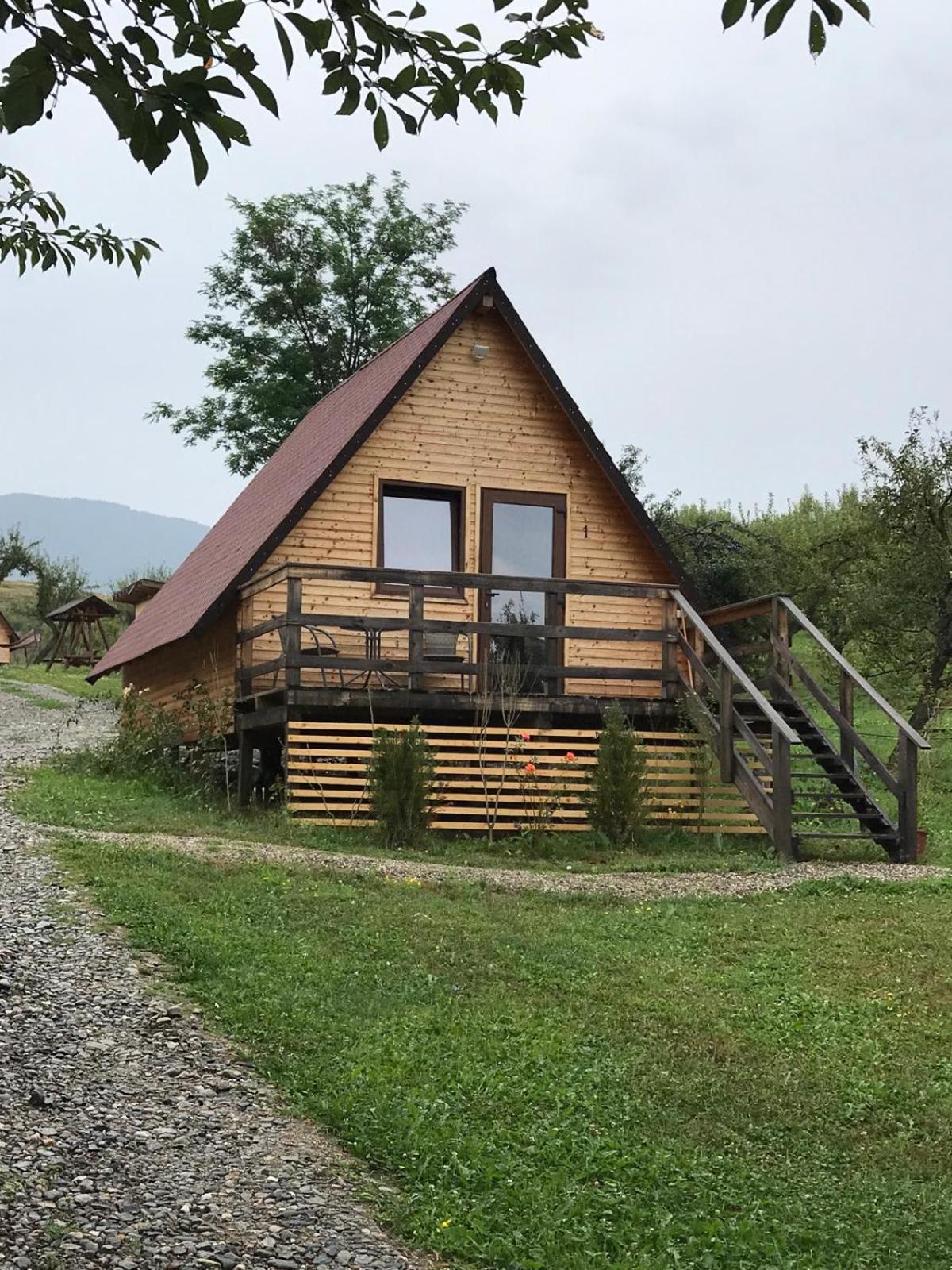Cabanele Lu' Dinu Curtea de Argeş Exterior foto